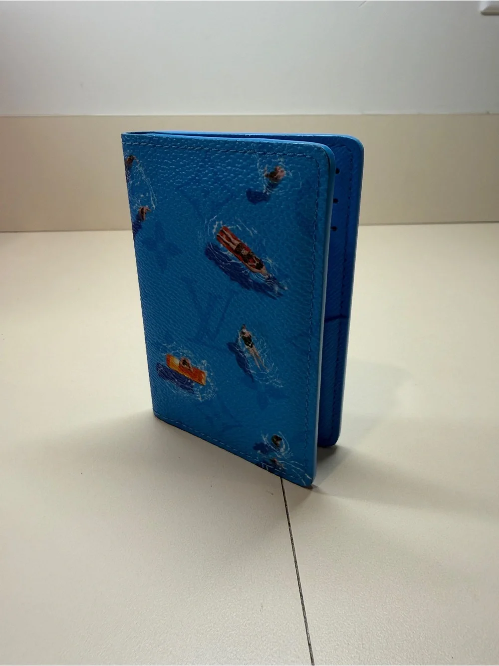 Louis Vuitton Swim Pocket Organizer LIKE NEW in box full set